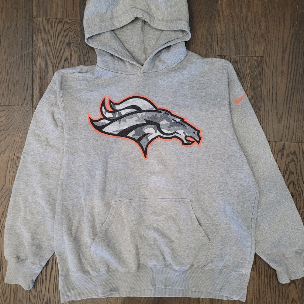 Nike Denver Broncos Men's Size XL Hooded Pullover Sweatshirt Swoosh On Sleeve